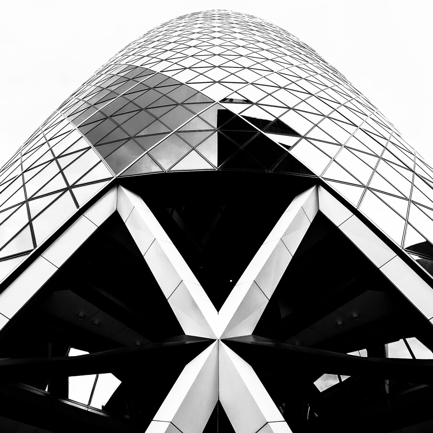 Black and white architectural photography. The Gherkin, 30 St Mary Axe, London by Foster + Partners 